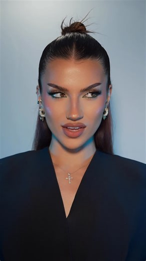 Sarah New on Instagram: "clearing out my drafts before this year ends #transition #makeup"