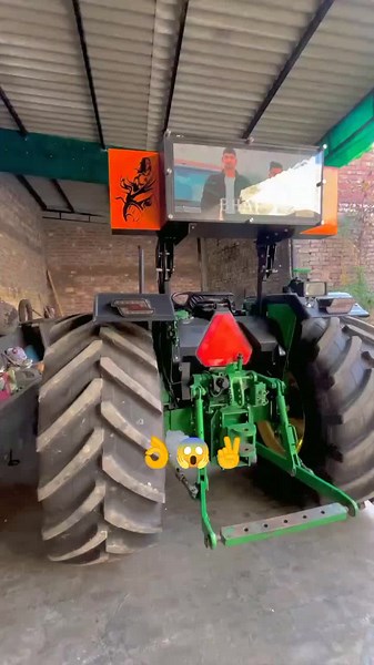 Exploring the John Deere 4X4 Tractor Experience