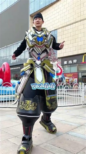 #cosplay #cosplayretas #mascot #stilts #dance #cos #funny #custom #transformers #light #cutecat