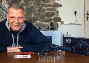 Umarex Smith & Wesson M&P R8 Tactical 8-Shot Revolver