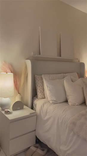 Diva luxe living Co. on Instagram: "Checkout My Dreamy Bedroom! 🛏️🌙 Step into my cozy haven where every detail feels like a dream come true. Here’s what makes it magical: 🌟 Soft Aesthetic: Neutral tones, warm lighting, and plush textures create ultimate coziness. 🖼️ Stylish Decor: Thoughtfully curated pieces that reflect my personality and style. 🛏️ Relaxing Vibes: From the comfy bed to the glowing vanity, it’s the perfect retreat. This is my happy place! Follow for more dreamy room tours a