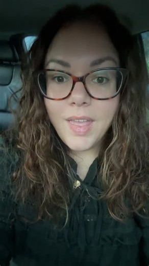 5 beginner crochet projects you can ACTUALLY finish 👀 If you’re new to crochet and stuck doing endless rows… this is your sign ⬇️ 🧶 Headband – quick, wearable confidence boost 🧺 Basket – learn structure tension 💜 Lavender sachet – small, cute, giftable 🧢 Hat – your first “proper” wearable 🫧 Dishcloth – perfect for learning stitches 👉 You don’t quit crochet because you can’t do it 👉 You quit because you feel like you’re going nowhere Finish projects. Build confidence. Keep going. Save thi