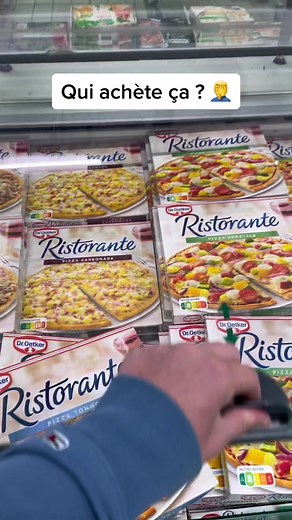 Même la pizza ananas est plus tolérable🤦‍♂️ #pizza #pizzacarbonara #magasin #surgelé #carbonara #pizzatiktok #pizzachallenge #pizzasurgele #pourtoi #droetker #pizzaristorante