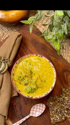 Easy Cheesy Broccoli Soup 🥦🧀