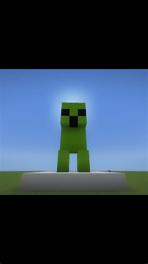 Cute Creeper 💚 Statue Build in Minecraft! 🤯 #minecraft #Shorts