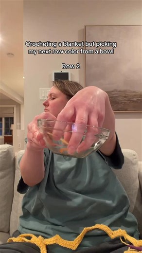 Catherine | Professional Crafter on Instagram: "Row 2!! #crochet #crochetblanket #crochetproject #crochetinspo #crochetblanketproject"