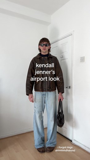 Kendall Jenner's Airport Style: Comfort & Chic