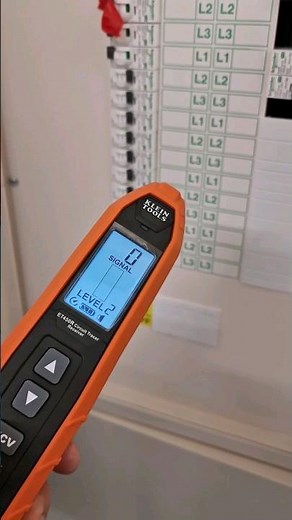 Find cables under ground! klein tools ET450 advance circuit tracer Cat lll 600V