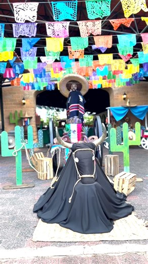 8.7K views · 139 reactions | ¡Los viernes en el Hotel Barceló Ixtapa son mágicos!  No te pierdas nuestra cena-show mexicana, una experiencia que no olvidarás. ✨ ¡Te esperamos! #BarceloIxtapa #show #Entretenimiento #FiestaMexicana #ViernesDeFiesta #ExperienciasInolvidables #IxtapaZihuatanejo #Guerrero #allinclusive #party #Mexicanfood | Barceló Ixtapa | Facebook