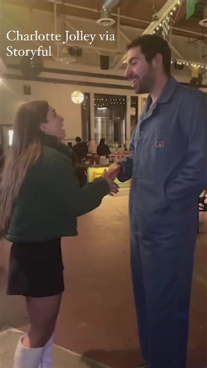 A petite woman from Los Angeles, California, has made lifting men off the floor on her nights out “a great side hustle”. #news #fyp