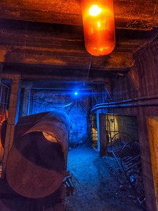 There’s a whole layer of Astoria, Oregon that most visitors never see. 🏙️⬇️ The Astoria Underground Tours guided experience takes you below downtown sidewalks to learn how the city was rebuilt over time and why the streets were raised to what we see today. 🧱📜 You’ll hear fascinating stories about Astoria’s past and gain a new perspective on the town you’re walking through. 👣✨ A unique stop to add to your Astoria visit if you enjoy history and learning something new. #AstoriaOregon #pnw #Oreg