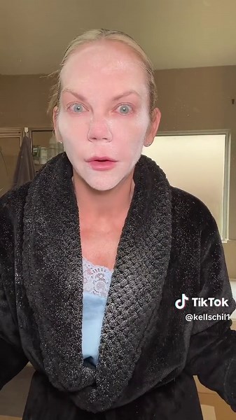 Arrowroot powder is great to replace your dry shampoo, hair identifier spray. You can use it in any way you would use powder. In your shoes or on your thighs etc. #gamechanger #tipsandtricks #selfcare #dryshampoo #hairidentifier