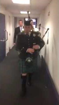 Bagpipes - Piping in the Haggis - Burns Supper
