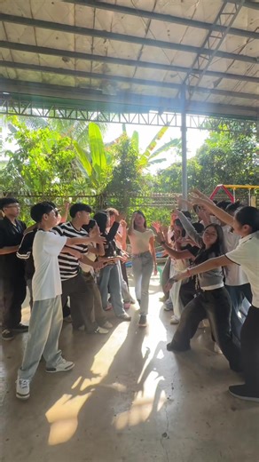 Bago ang program, mag submit muna sila nang performance task 😅🙈 #fun #foryourpage #goodvibes #fyp #weekend