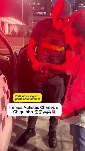 Não aguento eles 🤣🤣🤣🤣 Irmãos Autistas Charles e Chiquinho ** Charles (18 anos) é nível de suporte 2. Chiquinho (14 anos) é nível de suporte 1. Eles tem comportamentos completamente diferentes. Sabemos que nenhum autista é igual ao outro. Eu sempre falo que você pode saber tudo sobre o autismo e ter estudado muito sobre isso. Mas você tem que estudar o autista. Pois como nenhum autista é igual ao outro, a abordagem e as terapias são diferentes para cada um deles. Venham conhecer os irmãos aut