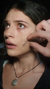 Un grup de prieteni prinși într-o buclă temporală, unde inamici misterioși îi urmăresc și îi ucid în moduri înfiorătoare, trebuie să supraviețuiască până în zori pentru a scăpa de ea. Vino din 25 Aprilie la cinema să vezi filmul "Until Dawn" | InterComFilm | Facebook