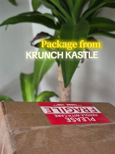 I scented these for a few days and they came out lovely! I also did a taste when my package first got here and they were sooo pure and yummy!! I Love how they dont have a after taste. whatever brand they use for Argo is perfect. I love how hard these chunk bites were ugh I couldn't stop eating them after I was done recording. 1000/10 💛I will definitely be ordering again. I want to try their brick. ⭐️Ordered: Feb 28th ⭐️Shipping: Shipped the same day ⭐️ Received: Mar 5th ⭐️ Seller: @Krunch Kastl