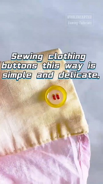 Sewing clothing buttons this way is simple and delicate.