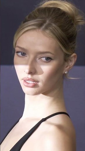 Apple Martin wore an archival Calvin Klein Collection dress to the “Marty Supreme” premiere.