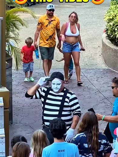 Tom The Mime: Engaging Silent Comedy Performances