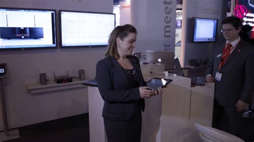 Barco demonstrates ClickShare | Siân Rees