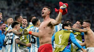 Unai Emery: I'll speak to Emi Martinez about his World Cup celebrations