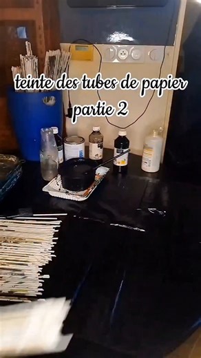 Raya Créa on Instagram: "Teinte partie 2 La recette complète en partie 1 #upcycling #recyclage #vanneriepapier #teinte #tuto"
