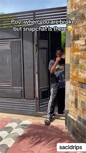 How Snapchat Helps You Stay Connected When Broke