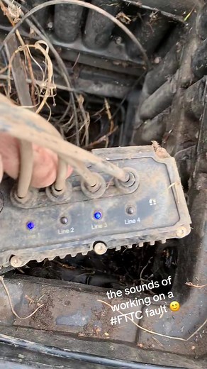 hear the rare sounds of a copper #fttc #vdsl internet connection #technicianLife #wifi