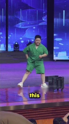 Stage Magic Trick Goes Terribly Wrong 😨