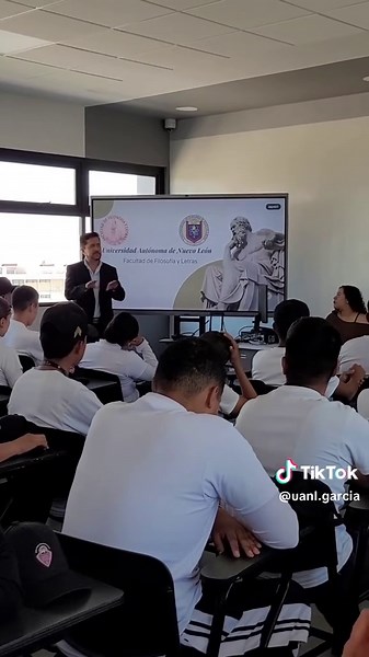 Gracias por acompañarnos en la Expo Feria Educativa el día de ayer, ¡nos dio mucho gusto conocerlos! ✨ Les recordamos que hoy también tendremos Expo, donde podrán visitar los módulos de Facultad de Ingeniería Mecánica y Eléctrica (FIME) y Facultad de Filosofía y Letras (FFyL) para conocer más sobre su oferta educativa y resolver sus dudas. ¡Los esperamos! 🙌