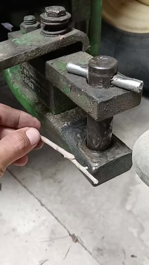 Sculpting Metal: Hand Techniques in a Workshop