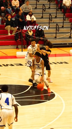 Next Off Season on Instagram: "2028 Sophomore PG is a Smooth operator on Cruise Control 😎 🚢 @malikmoore_ #otcw #offtheclockwork #nxtoffszn"