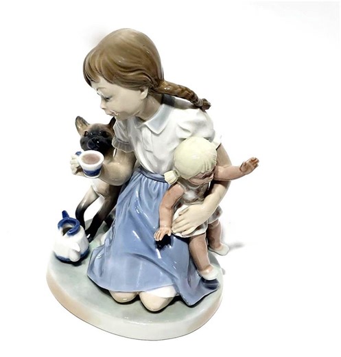 20% OFF RARE FIND Vintage Lladro Figurine - A Child's Play, Retired Porcelain Collectible - Etsy