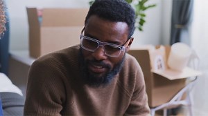 Business : Comment FINANCER un Projet ? Comment FINANCER un Projet ? Dans cette vidéo, je vous explique toutes les étapes à suivre avant de décider du montant nécessaire au démarrage de votre business. Je vous montre les différents éléments à évaluer pour déterminer le financement idéal pour votre projet. | Emounah AÏssa