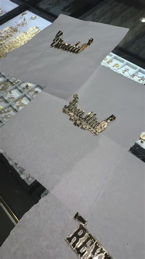 Some more nameplates finished today! Thank you for keeping us busy 🙏🏻 we appreciate all the support ❤️☺️ #fyp #jewelryinspo #gold #nameplate #namenecklace