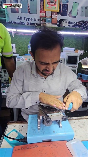 Motorola g85 front glass change #glass replacement #shortsviral #training#viralreels#edgeglassrepair