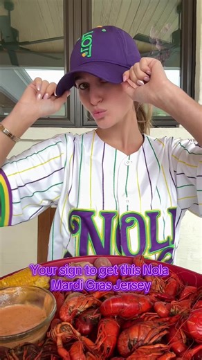 MARDI GRAS JERSEY🎭 perfect for the parades! (Also a great gift) NOLA PPL WYA?! #mardigras