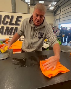 1.9M views · 18K reactions | This cleaning cloth makes light work of all kinds of spills 識 | UNILAD Tech | Facebook