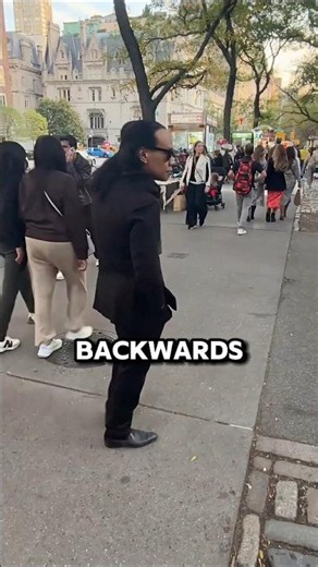 How He Made Everyone Walk Backwards😳(@robin.channing)
