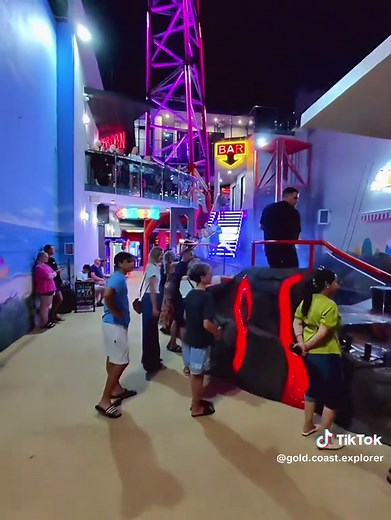 Experience the Sling Shot Ride in Surfers Paradise