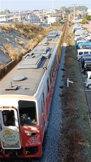 坂を登る島原鉄道のカフェトレイン！長崎県島原市。#鉄道