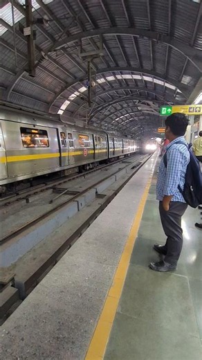 Delhi Metro 🚇 Arrival | Delhi Metro Public Transport Journey | Metro Travel Vlog India #DelhiMetro