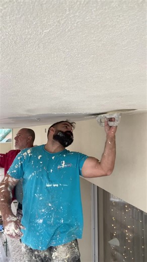 Εφαρμογή πάστας σε ταβανι 😎👌#foruyou #mpesfypgamw #θερμομόνωση #θερμοπρόσοψη #οικοδομη