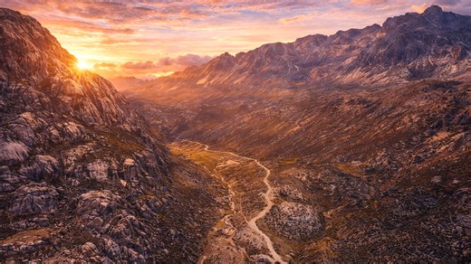 A wide valley surrounded by mountains in Venezuela