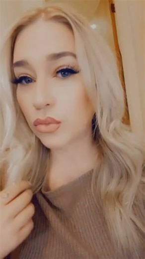 Ashleigh Baker on Instagram: "wellness journey unlocked. #transformation #motherhood #healthyhabits #weightloss #momlife"