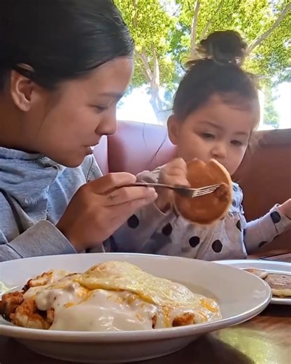 They’re on spring break & you need a break, we’ll make breakfast 😉 📷IG: mommynmedia | Denny's