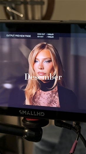 Nora Haukland on Instagram: "2025… for et år du har vært. Jeg gikk inn i 2025 forelsket og med en tanke om hvordan året skulle bli, men ingenting av det jeg trodde skulle skje, skjedde. Det betyr ikke at det er verre, bare ikke slik jeg forventet. Men, noe jeg virkelig lener meg på her i livet. Så er det det at universet gir oss det vi trenger, og ikke alltid det vi ønsker. For dette året har vært definerbart, jeg har tatt farvel med deler av meg, og tatt i mot nye. Jeg har stått i storm mentalt