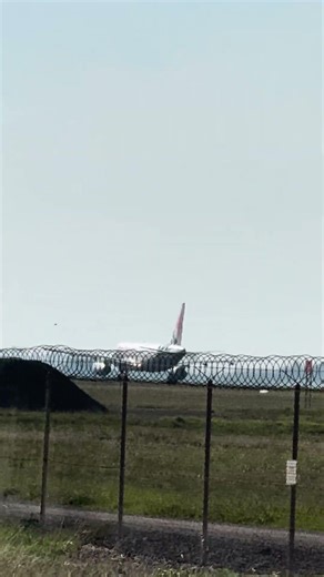 Melbourne Tullamarine Airport Takeoff 🛫🇦🇺 #awesome