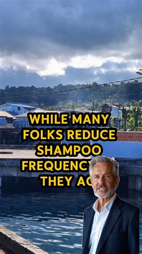As we age, simple hygiene habits matter more than ever — yet many seniors unknowingly neglect one specific body area that doctors say deserves daily attention, especially after 60. Ignoring this area doesn’t cause problems overnight. But over time, it can contribute to: infections unpleasant odors skin breakdown inflammation avoidable health complications In this video, doctors explain which body part seniors should wash every day, why it becomes more vulnerable with age, and how to care for it